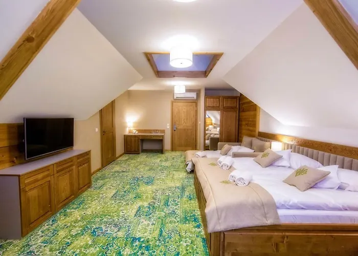 Gold Hotel